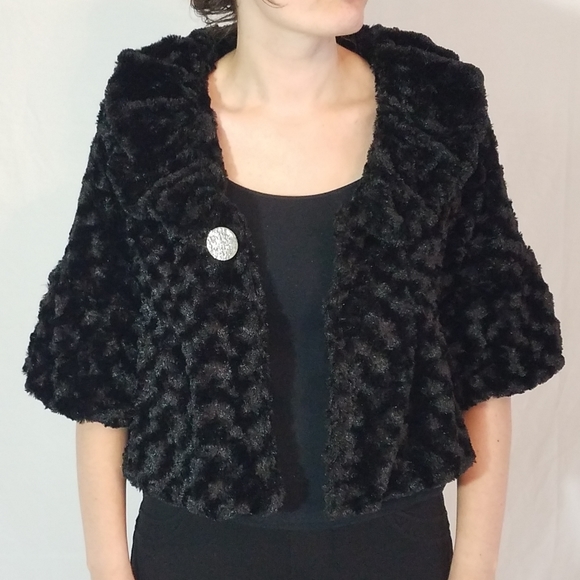 Jackets & Blazers - Woman's winter faux fur jacket!